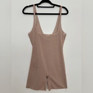 Skims Women's Sheer Sculpt Bodysuit Size L Color Clay